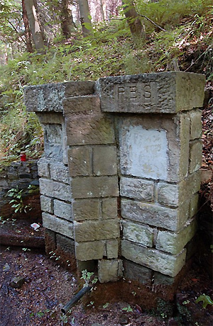 Masarykova studánka v dubnu 2008 Masarykova studánka v dubnu 2008