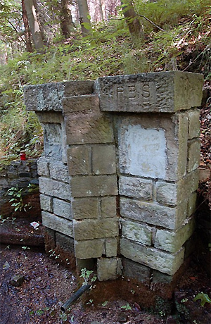 Masarykova studánka v dubnu 2008