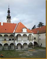 Město Oslavany: východní křídlo renesančního zámku