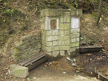 Studánka v roce 2000.